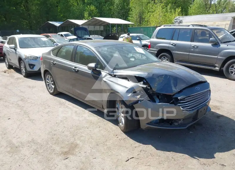 2017 Ford FUSION фото