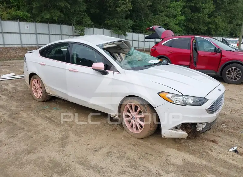 2017 Ford FUSION фото