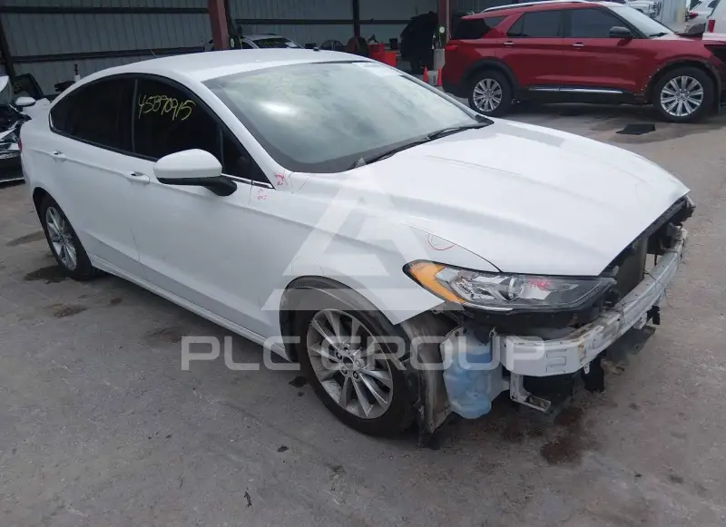 2017 Ford FUSION фото