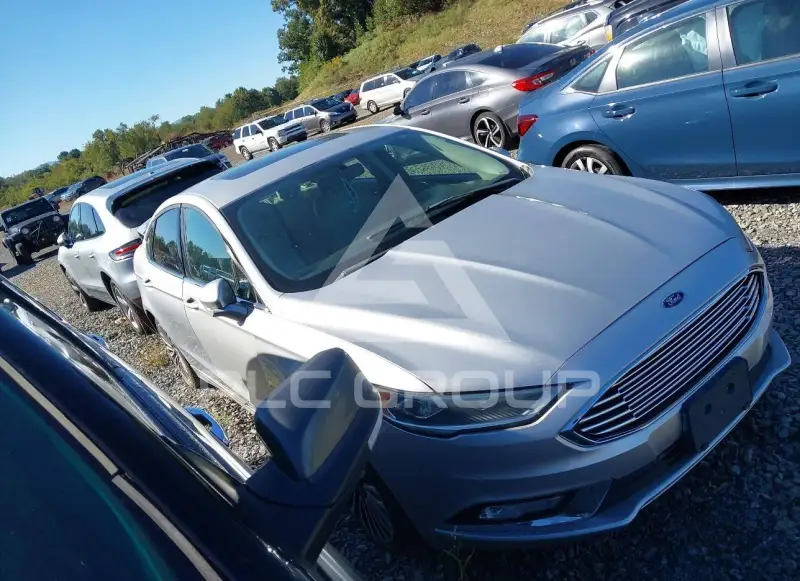 2017 Ford FUSION фото
