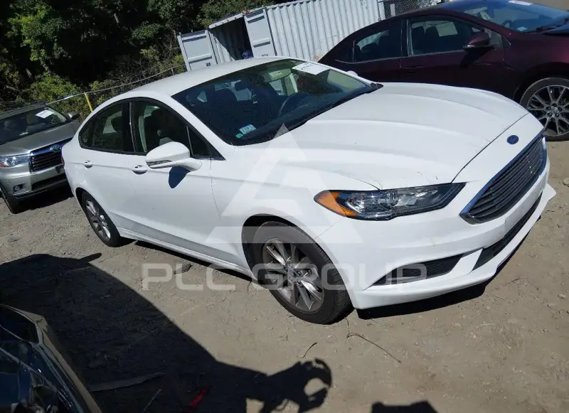 2017 Ford FUSION photo