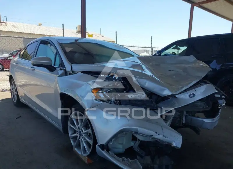 2017 Ford FUSION фото