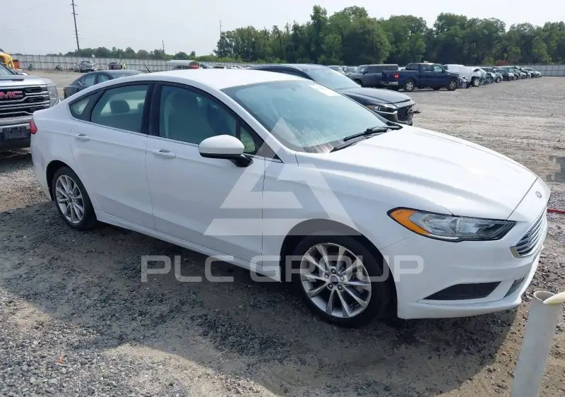 2017 Ford FUSION photo