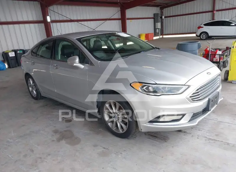 2017 Ford FUSION фото