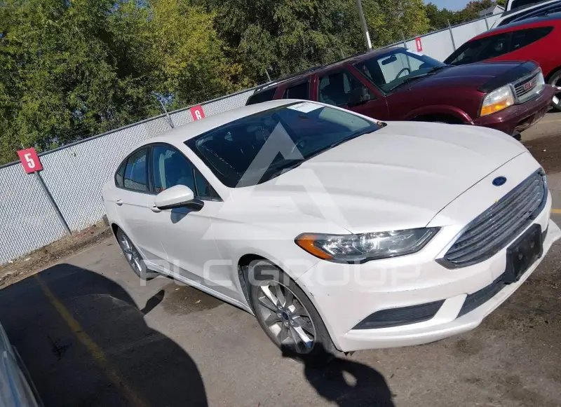 2017 Ford FUSION фото