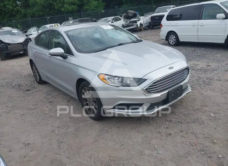 2017 Ford FUSION фото