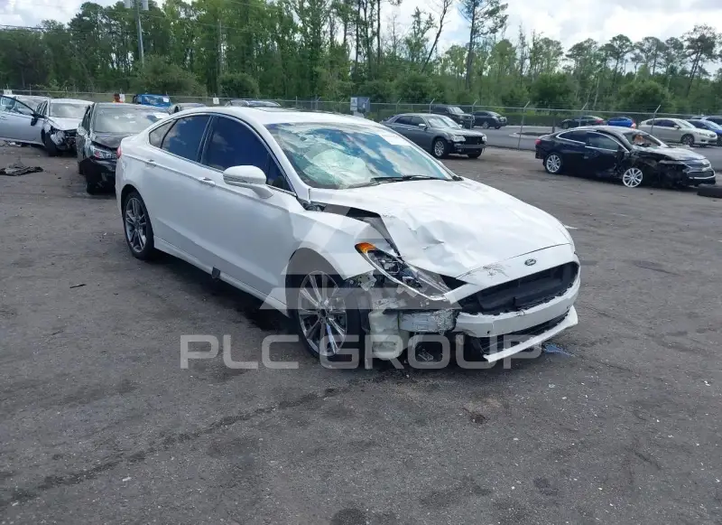 2017 Ford FUSION фото