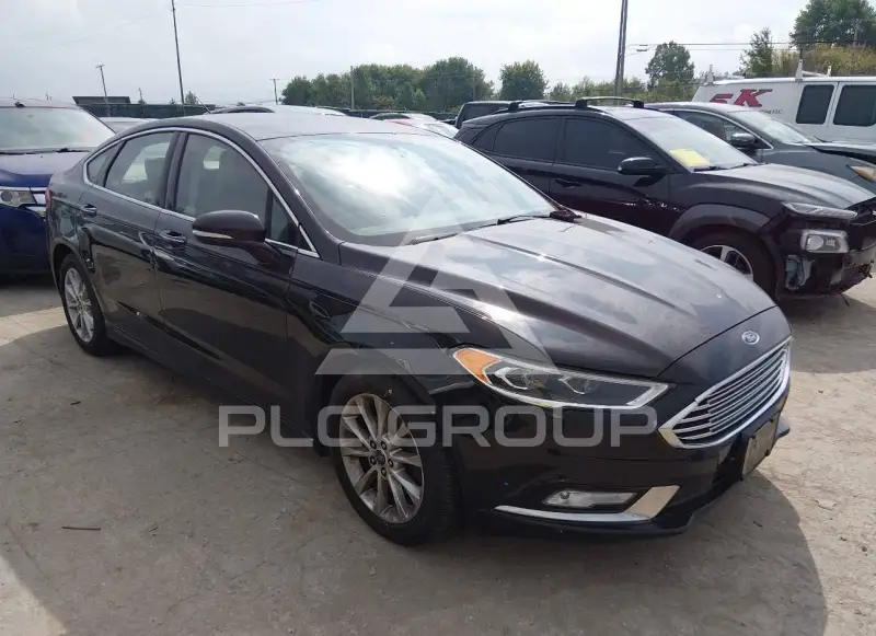 2017 Ford FUSION фото