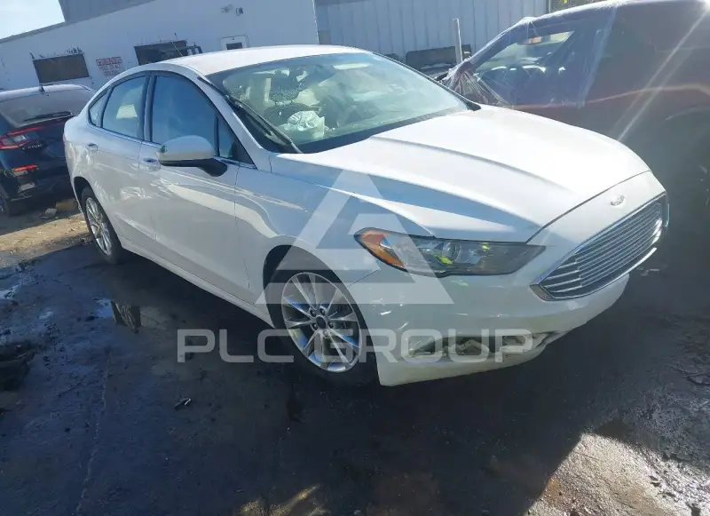 2017 Ford FUSION фото
