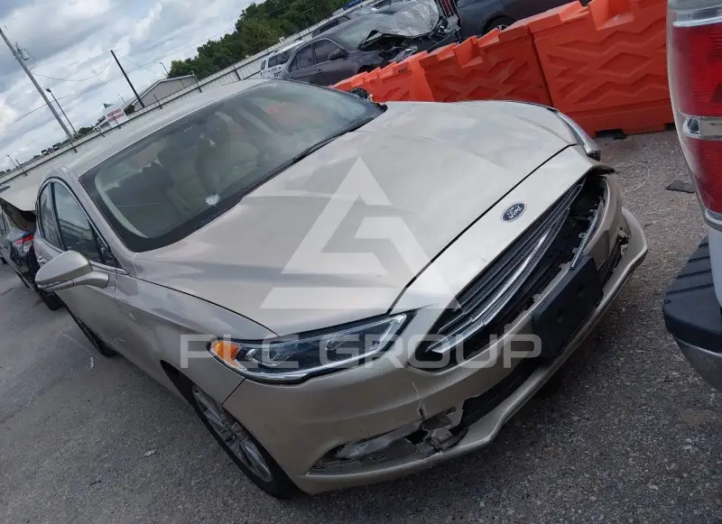 2017 Ford FUSION фото