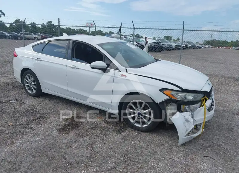 2017 Ford FUSION фото