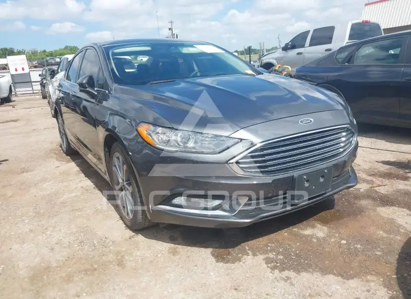 2017 Ford FUSION фото