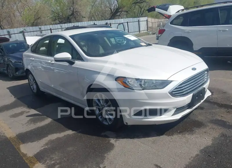 2017 Ford FUSION фото