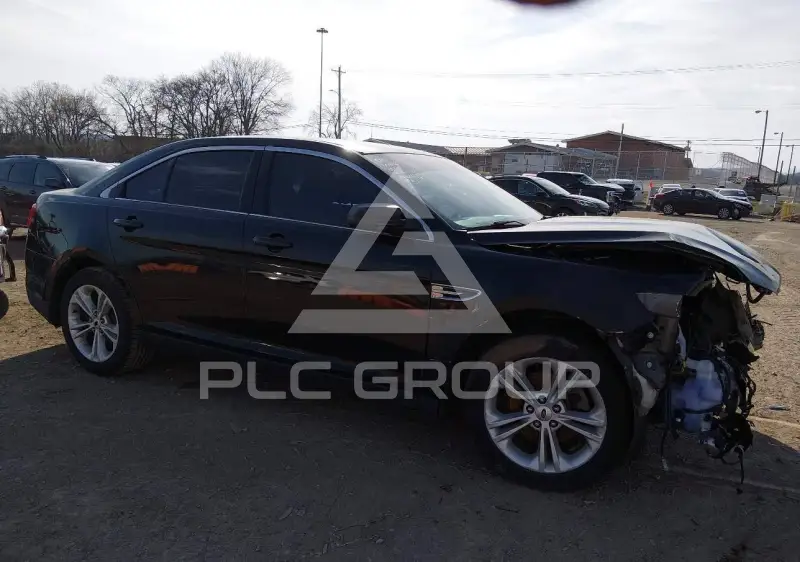 2017 Ford TAURUS фото