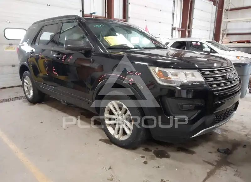 2017 Ford EXPLORER фото