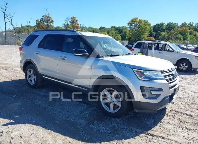 2017 Ford EXPLORER фото