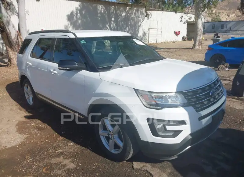 2017 Ford EXPLORER photo