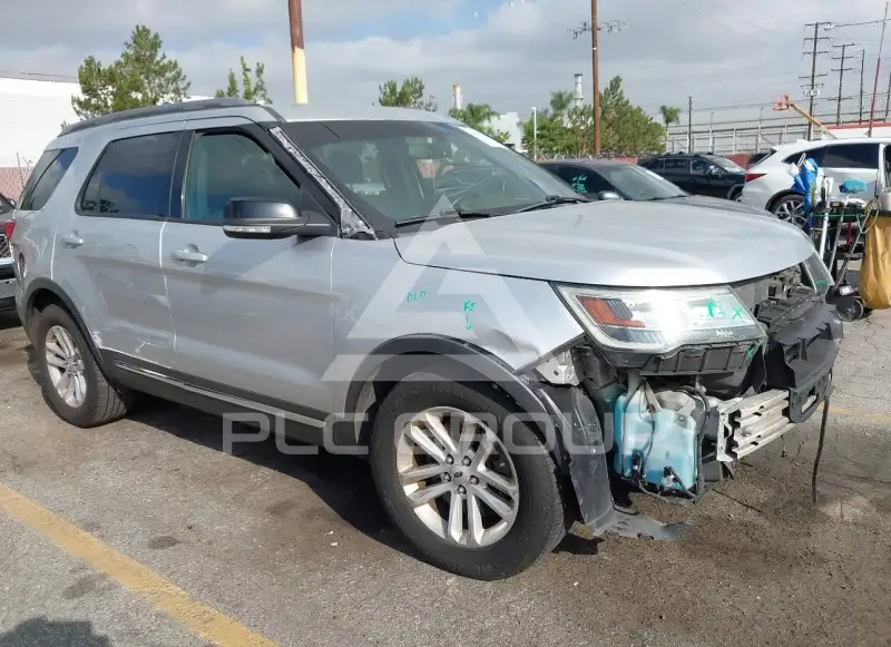 2017 Ford EXPLORER photo