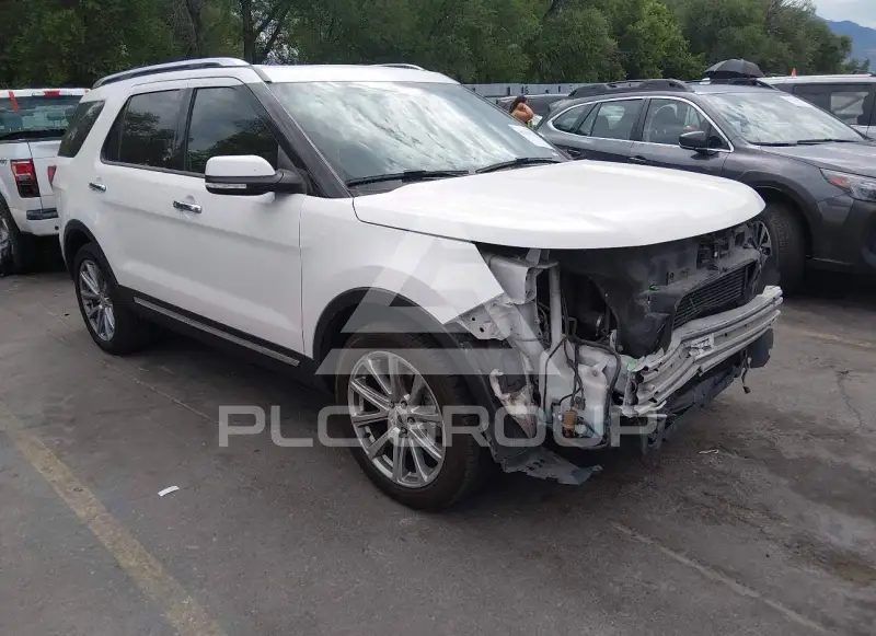 2017 Ford EXPLORER photo