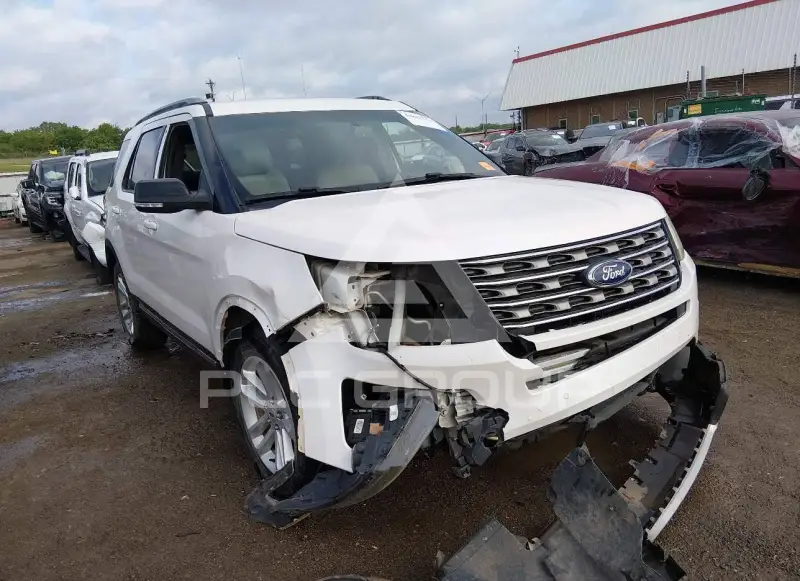 2017 Ford EXPLORER фото