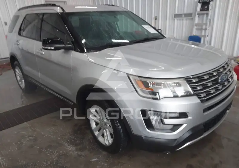 2017 Ford EXPLORER photo