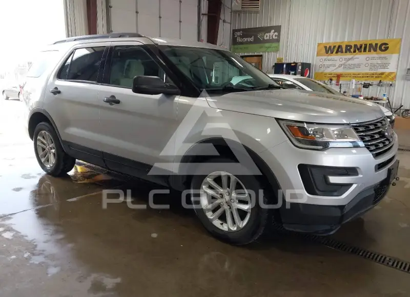 2017 Ford EXPLORER photo