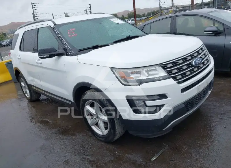 2017 Ford EXPLORER фото