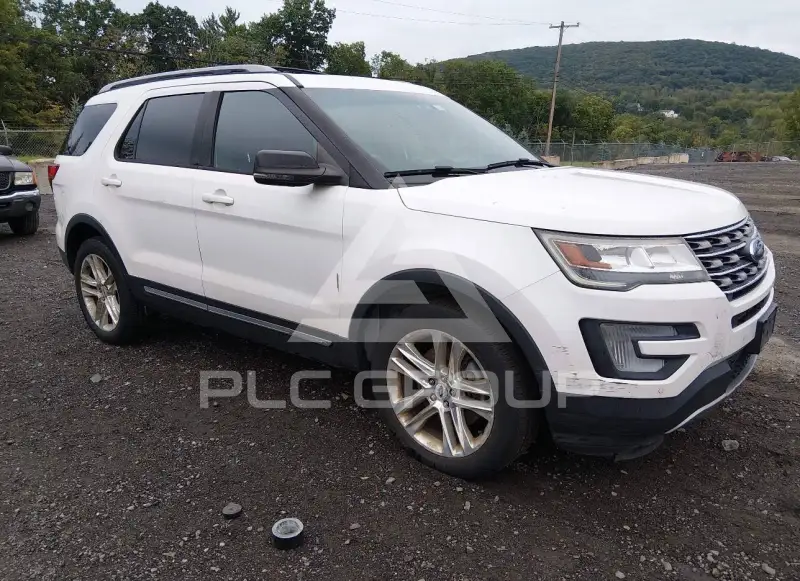 2017 Ford EXPLORER photo