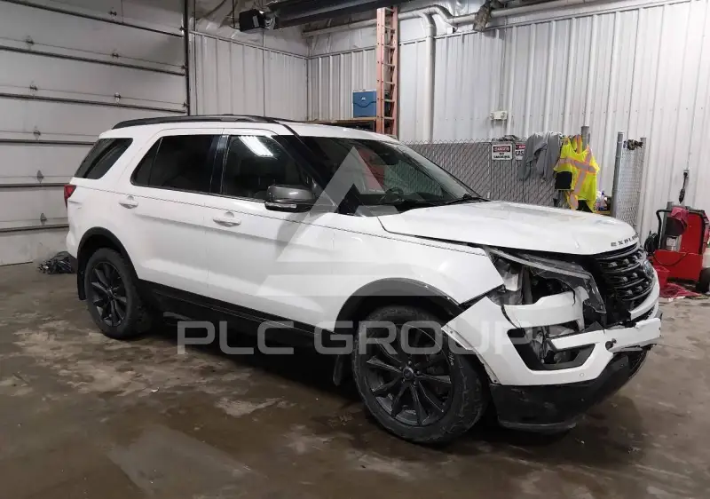 2017 Ford EXPLORER фото