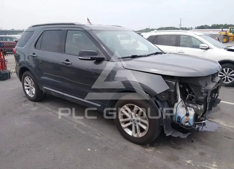 2017 Ford EXPLORER photo