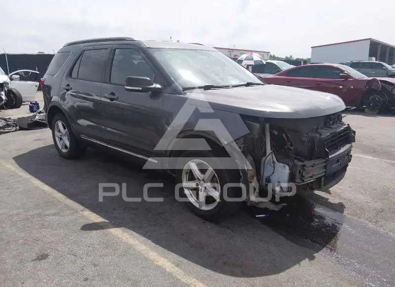 2017 Ford EXPLORER photo