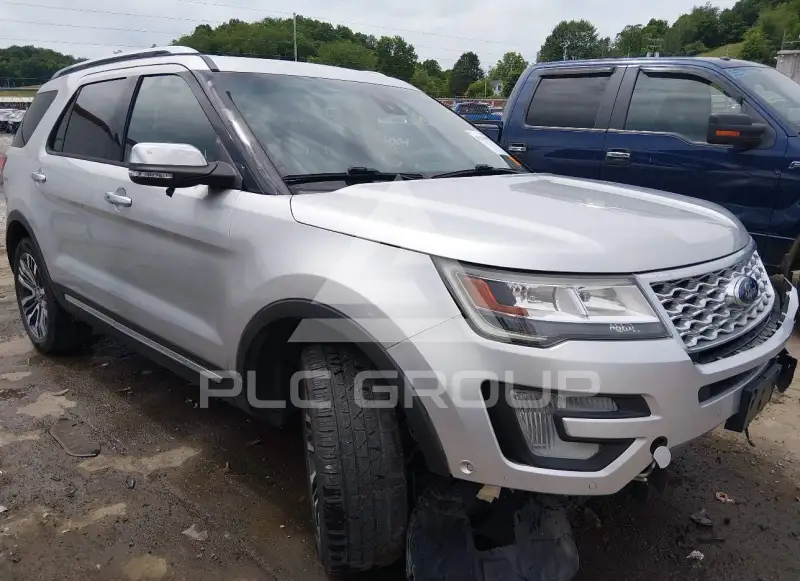 2017 Ford EXPLORER фото