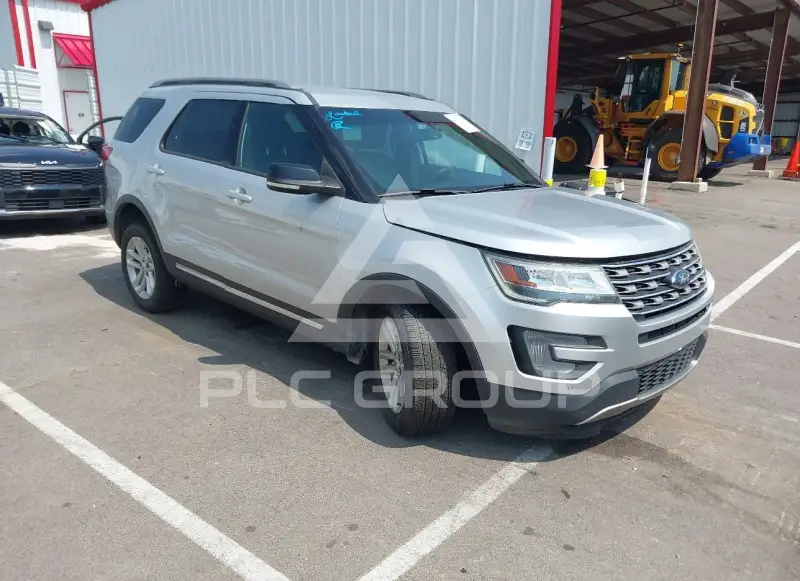 2017 Ford EXPLORER фото
