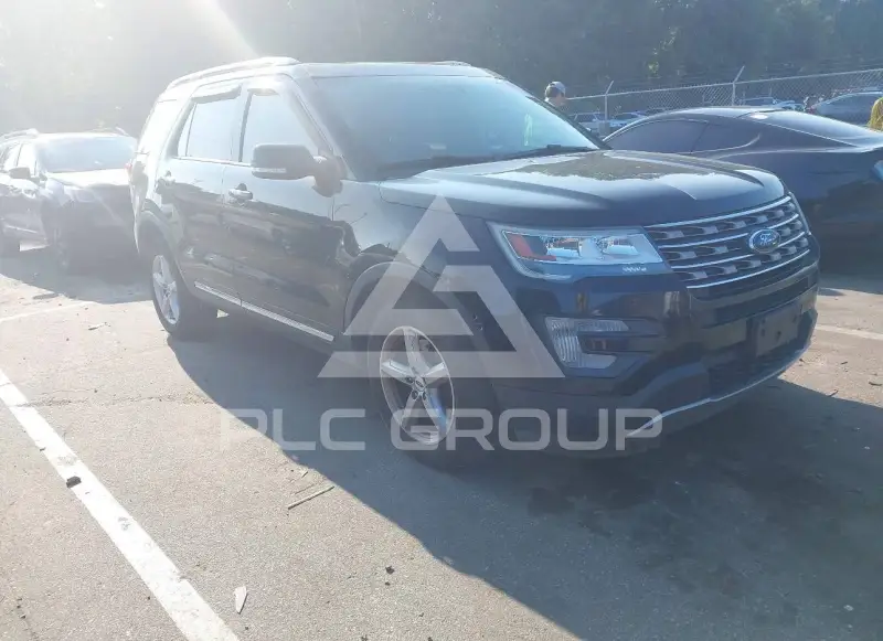 2017 Ford EXPLORER photo