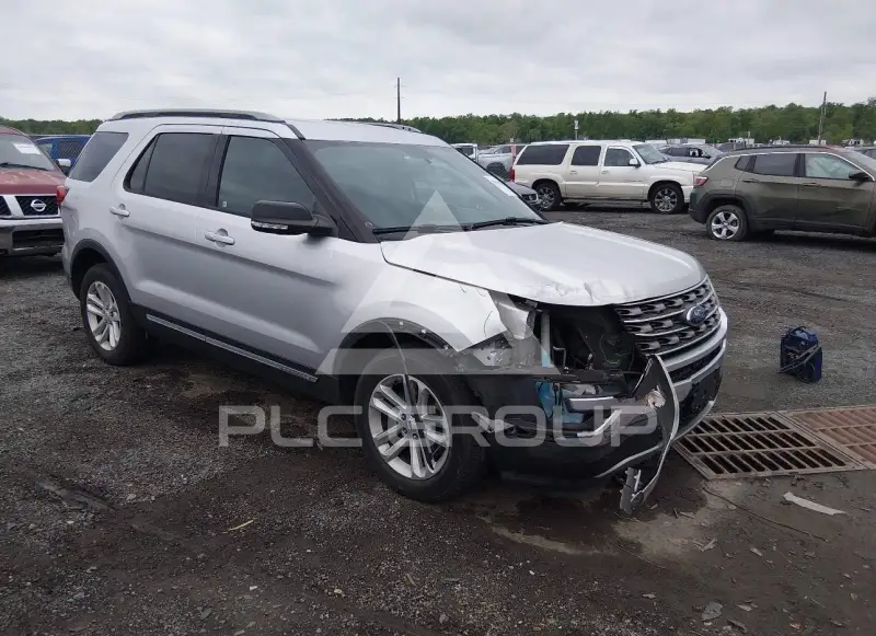 2017 Ford EXPLORER photo