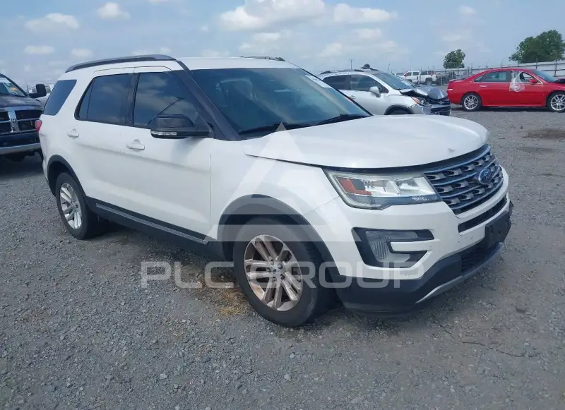 2017 Ford EXPLORER photo