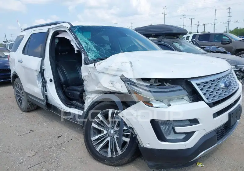 2017 Ford EXPLORER photo