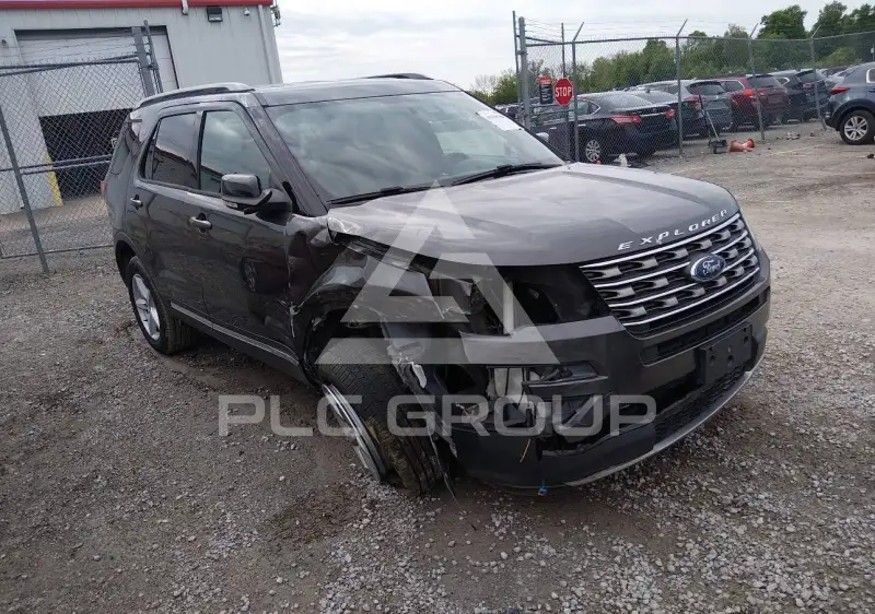 2017 Ford EXPLORER фото