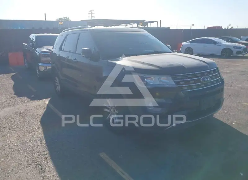 2017 Ford EXPLORER photo
