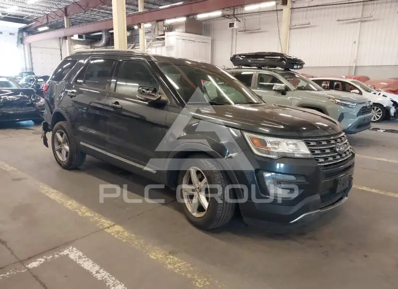 2017 Ford EXPLORER photo