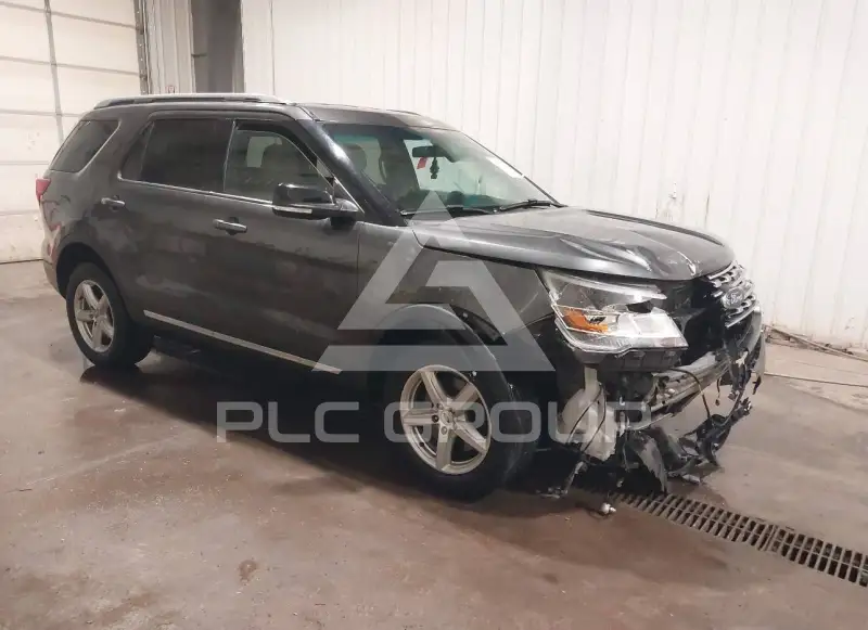 2017 Ford EXPLORER photo