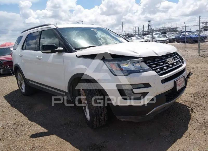 2017 Ford EXPLORER photo