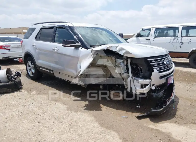 2017 Ford EXPLORER photo