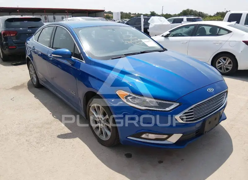 2017 Ford FUSION photo