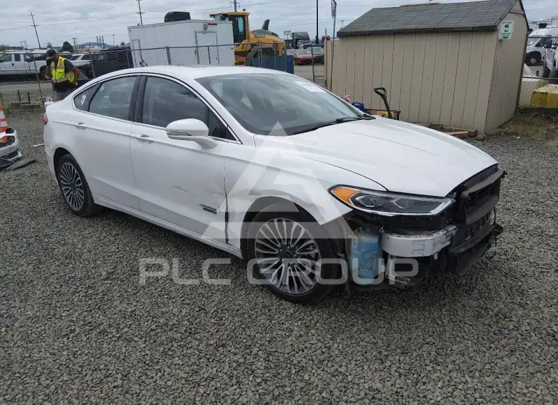 2017 Ford FUSION фото