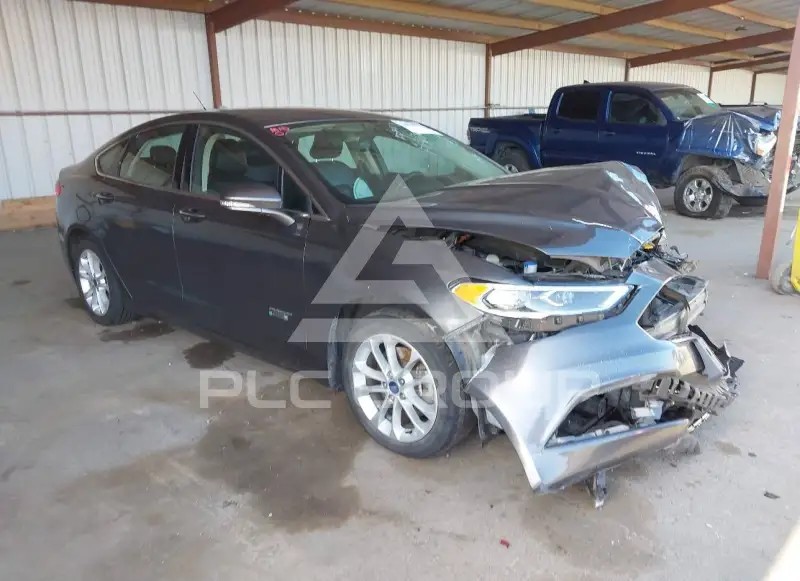 2017 Ford FUSION фото