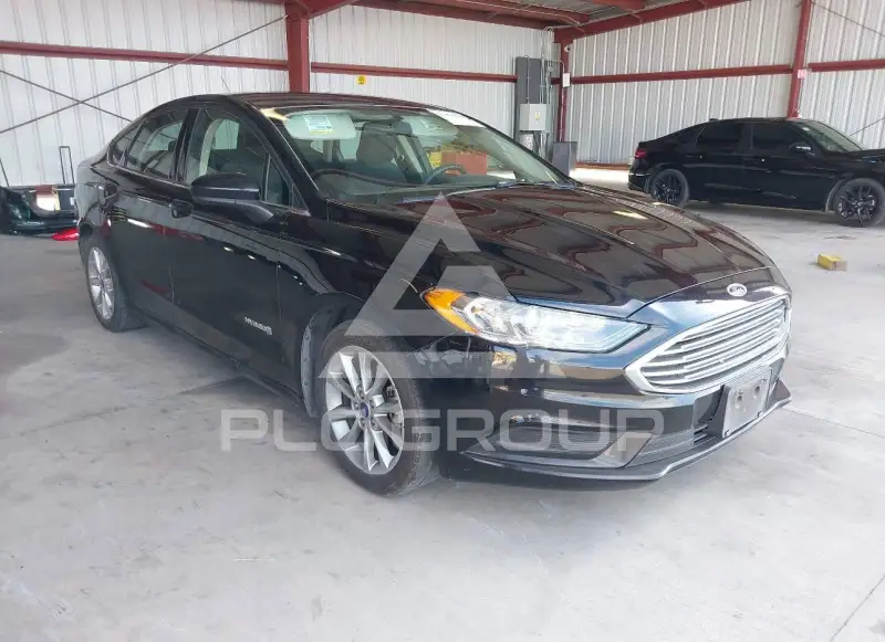 2017 Ford FUSION фото