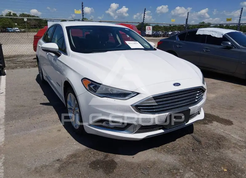 2017 Ford FUSION фото