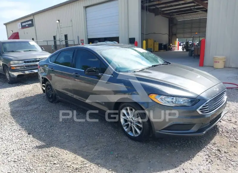 2017 Ford FUSION photo