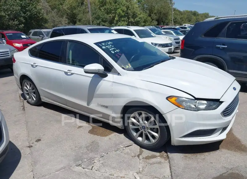2017 Ford FUSION photo